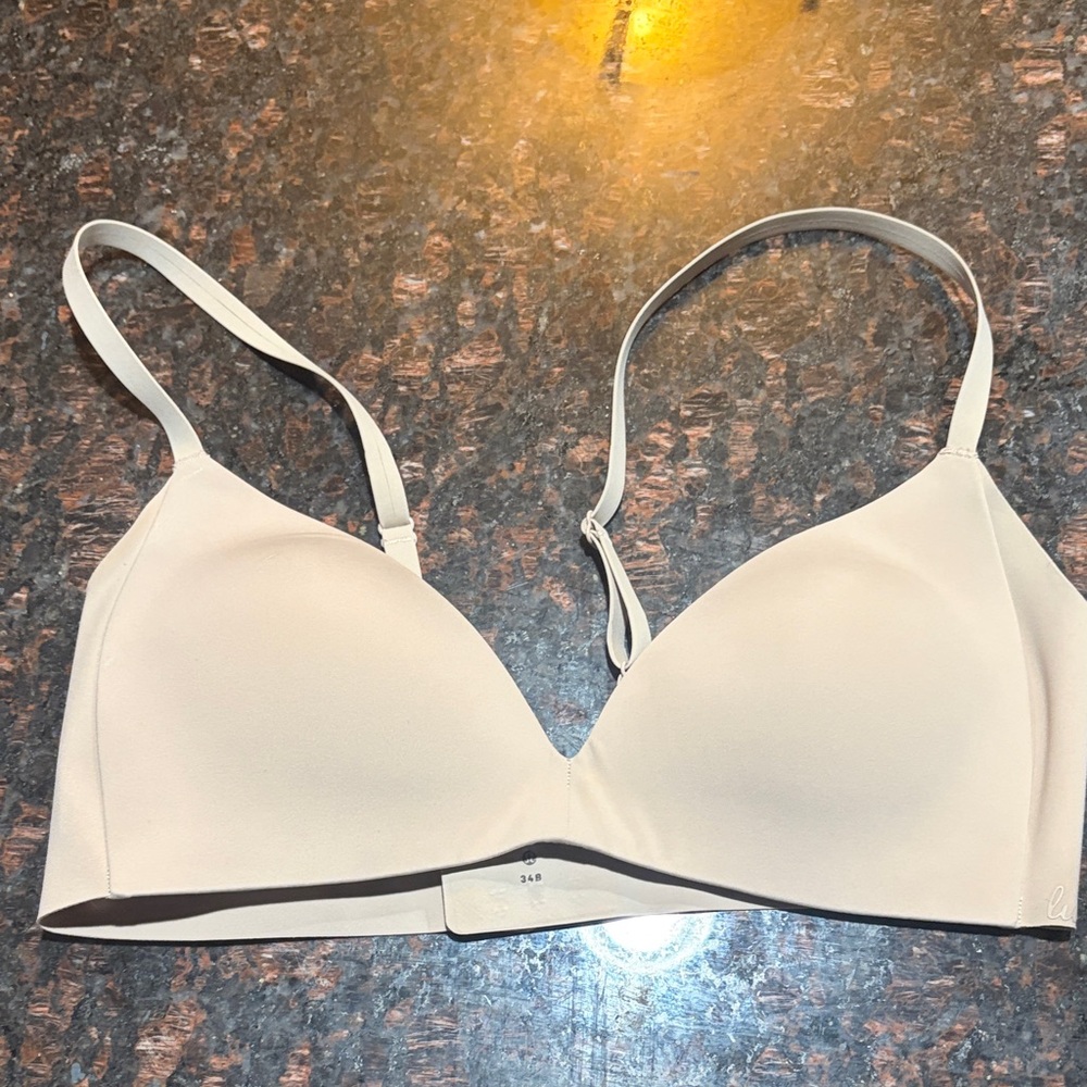 Lululemon Supportive adjustable Bra size 34B